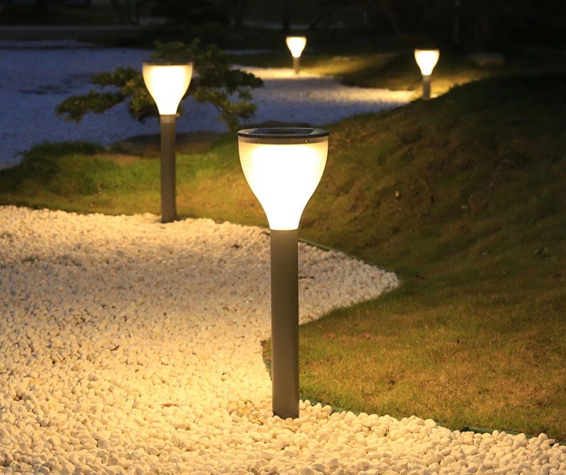 What are the functions of solar garden lamps?(图1)